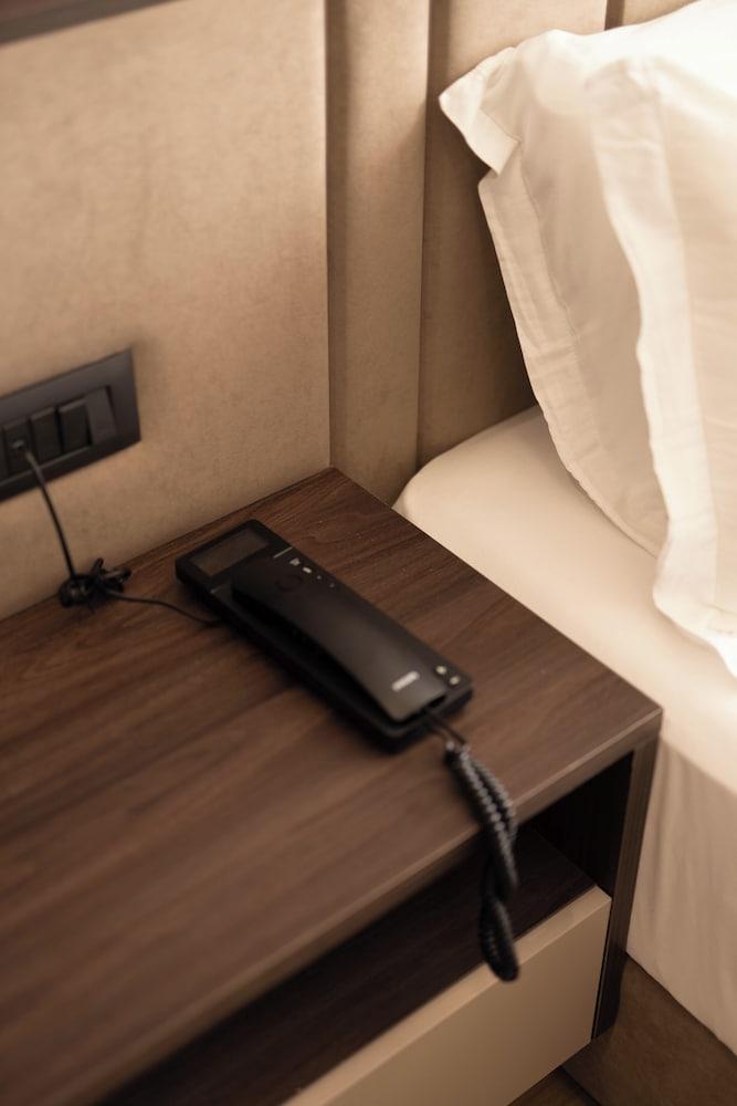 Joelle Premium Hotel