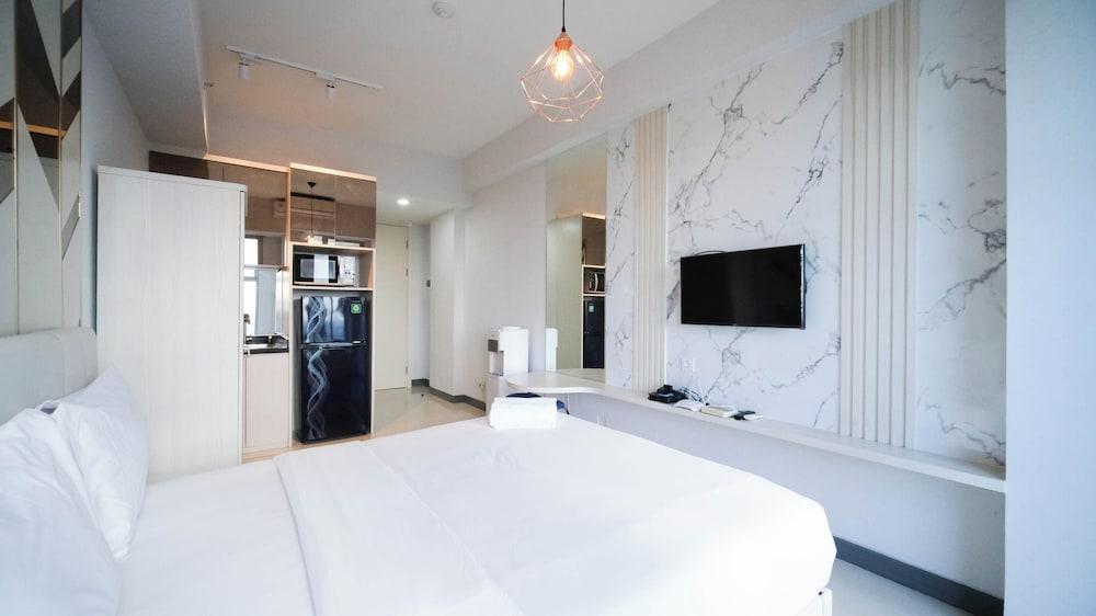 Comfy Studio (No Kitchen) Apartment At Benson Supermall Mansion