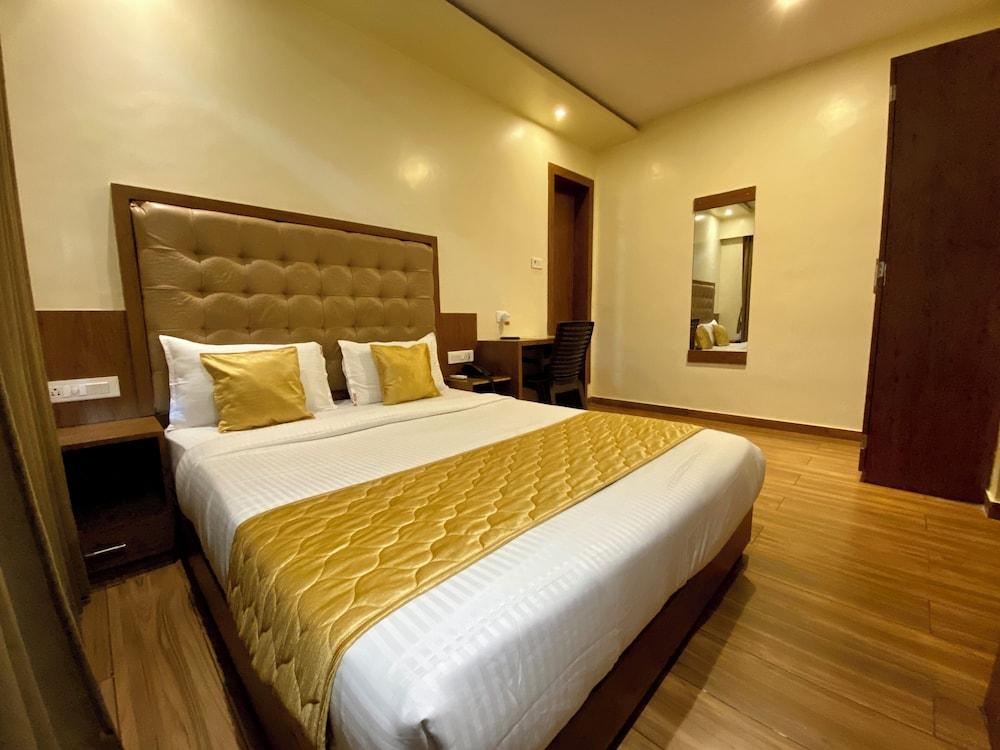 Hotel Pearls BKC Inn