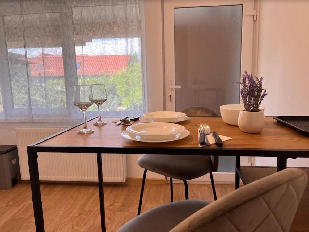 PREMONT STUDIOS GHIMBAV