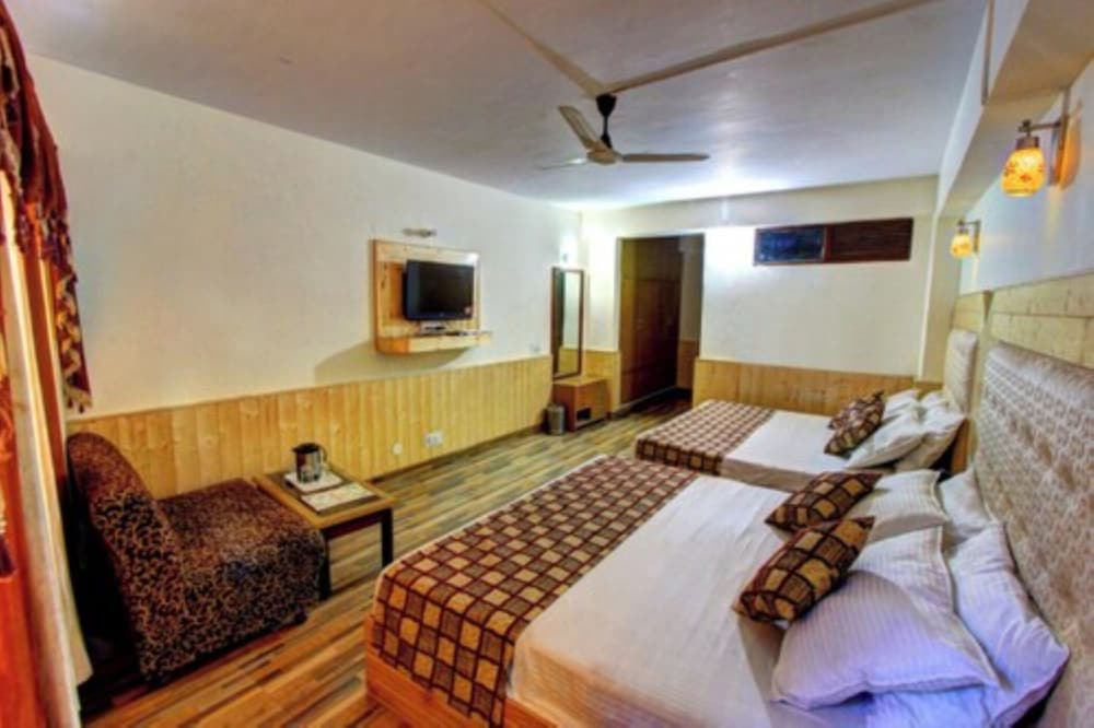 Goroomgo Highway Inn Manali