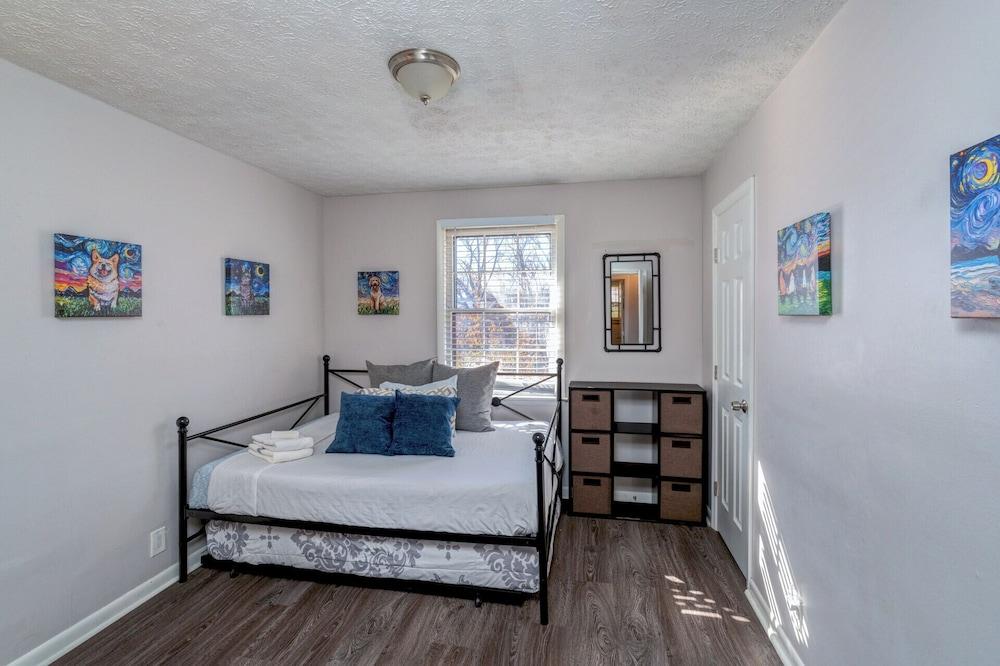 12 South Green Acres