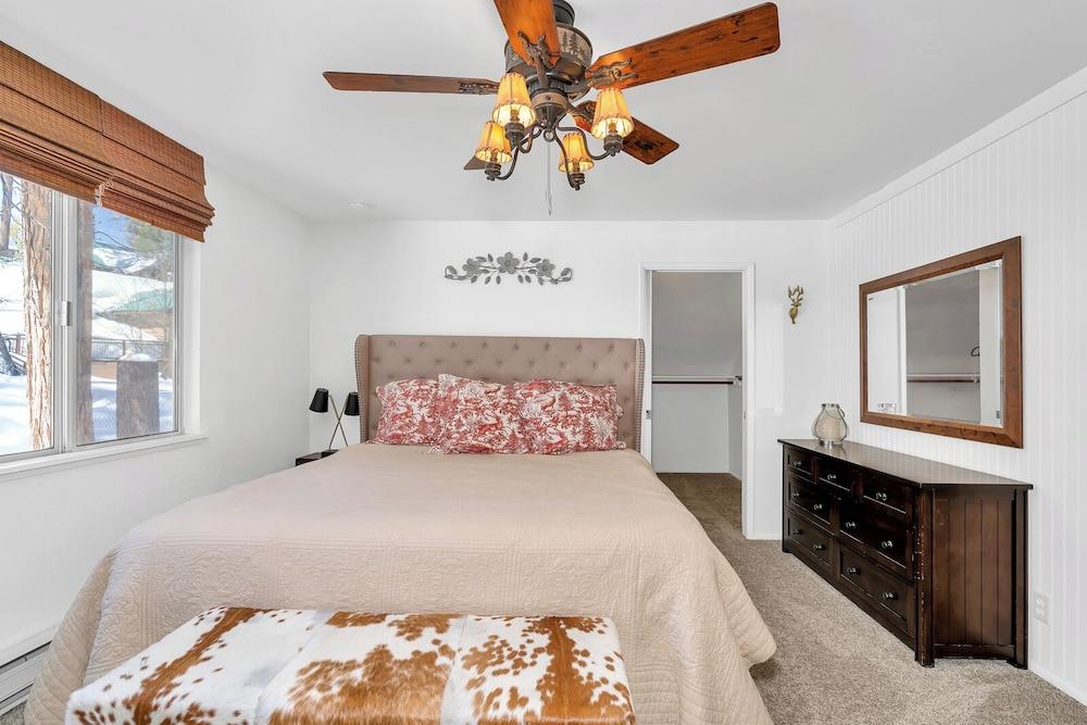 CC Cabin - Full Game Room! Wrap Around Deck!