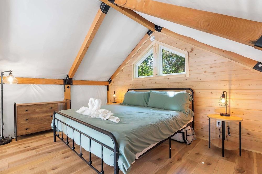 Cedar Creek - Glamping in the Ozarks!