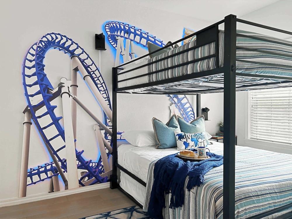 Branson Escape: Pool, Game Table, Sleeps up to 10!