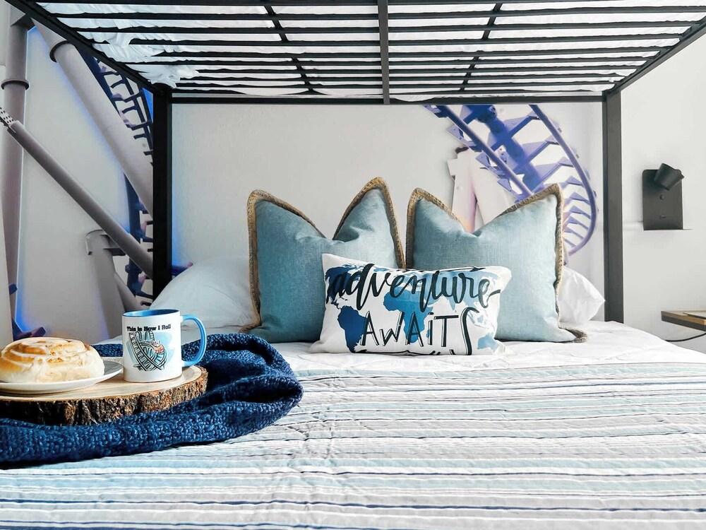 Branson Escape: Pool, Game Table, Sleeps up to 10!