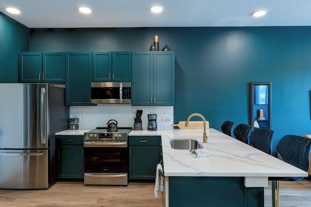 Gemstone at the Jolene