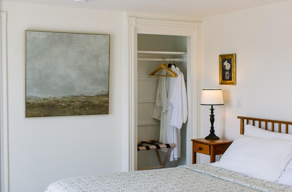 Admirals Quarters Inn