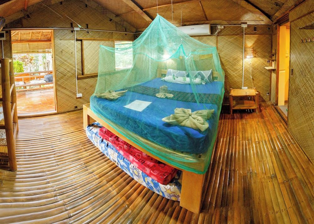 Camotes hidden huts-rooms-bar-restaurant