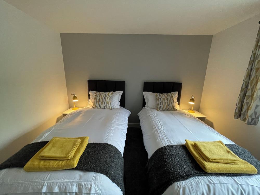 Cosy & Comfortable Apt with Parking