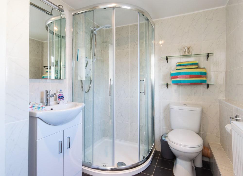 Large House With Adjoining Cottage Close to Waterville