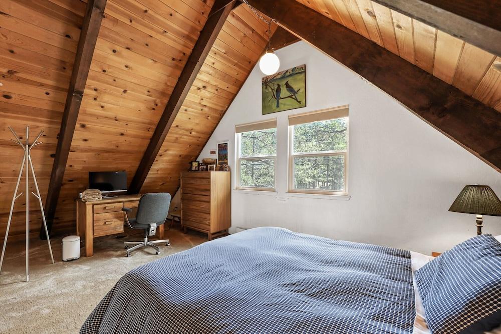 Christmas Valley Chalet Tahoe Adventure Awaits!