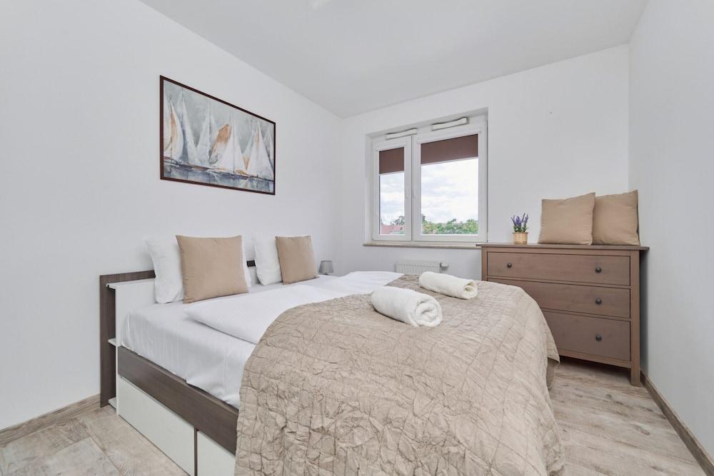 Spacious Apartment by Renters