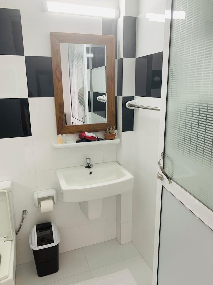 The kenoli's city hotek