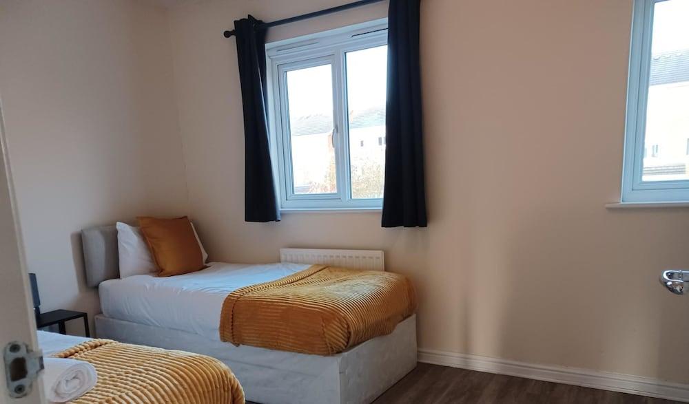 Marvyn-Five House- Huku Kwetu