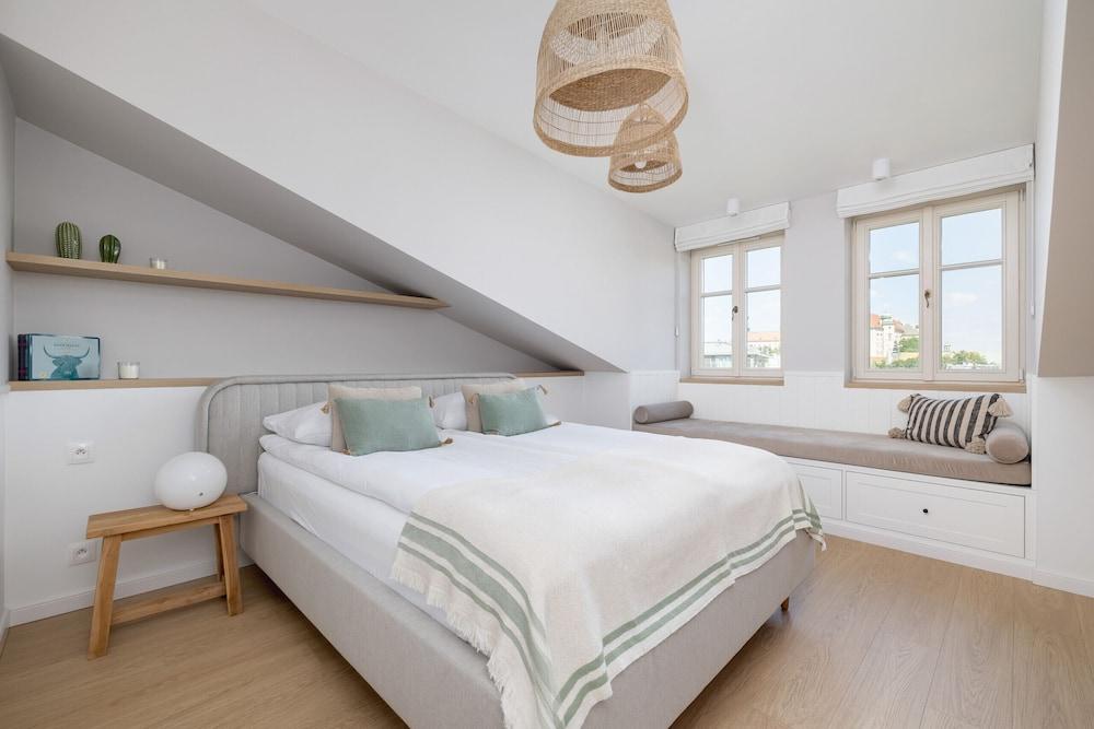 Dietla Apartment Cracow by Renters