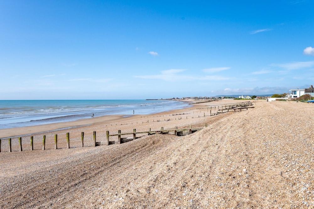 Blissful Bay Just a Stone s Throw Away