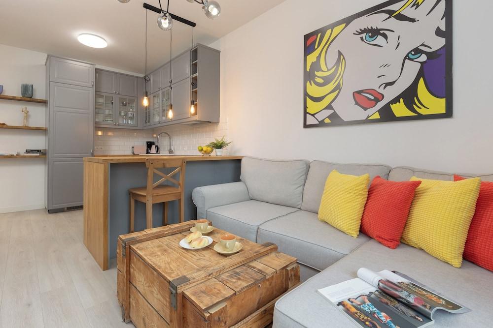 Żoliborz Artystyczny by Renters