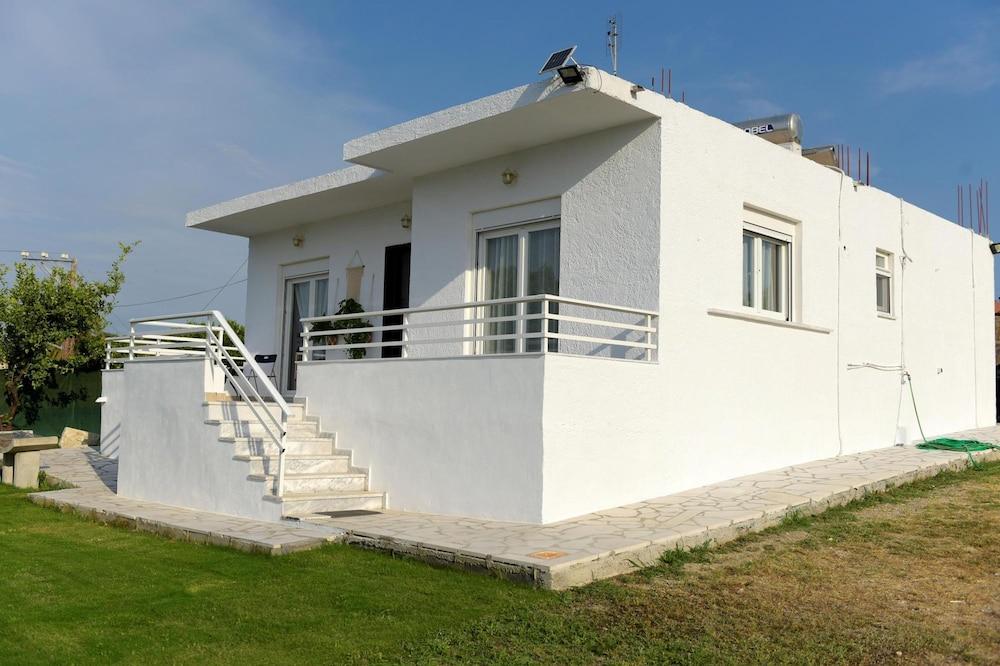 Emerald Private Villa in Kalavarda Rhodes