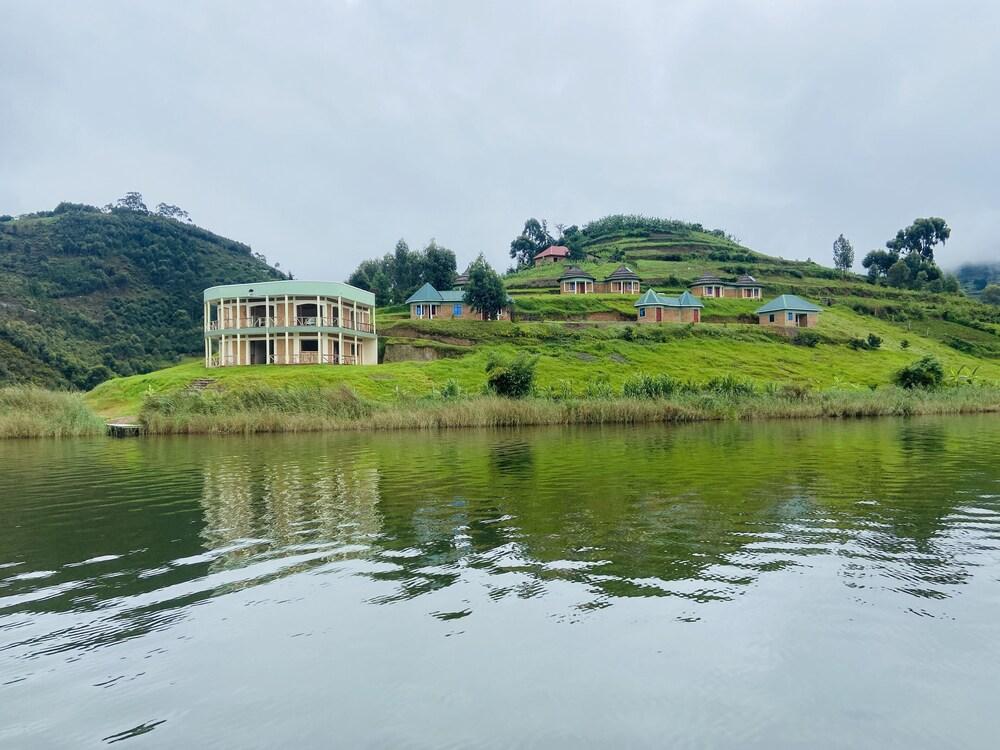 Nyamunyonyi Lake Resort