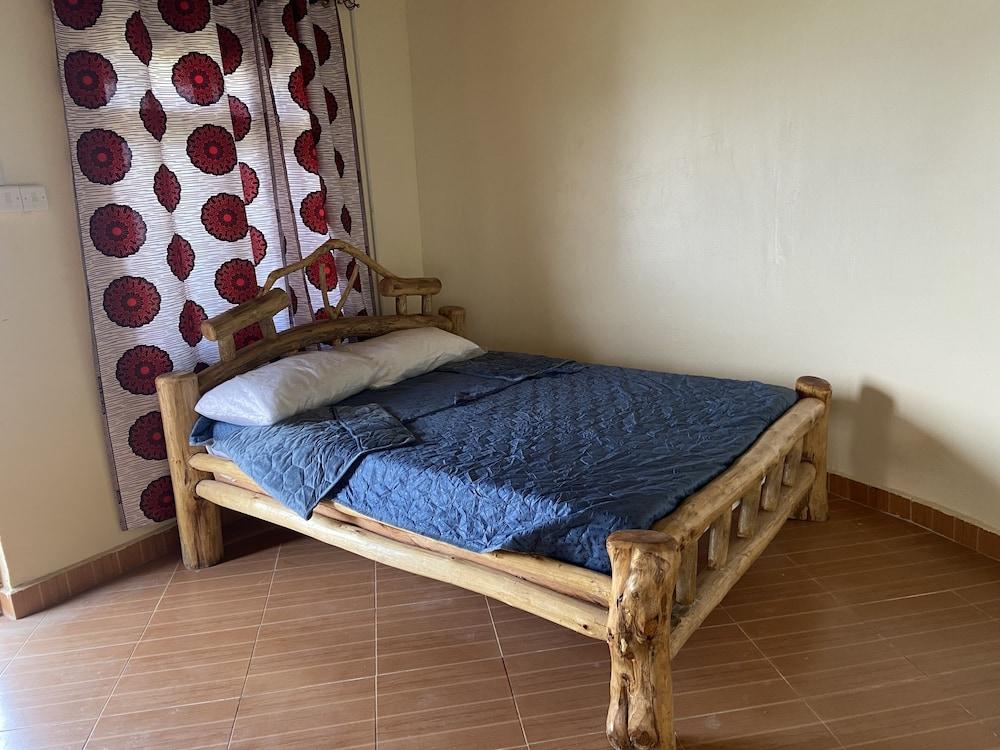 Nyamunyonyi Lake Resort