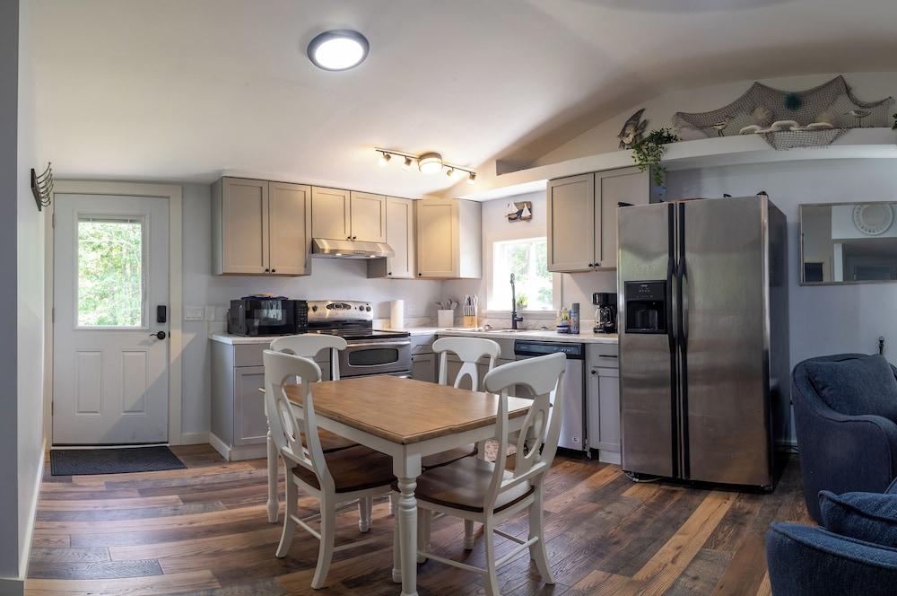 3BedroomApt Pool CampFire PlayArea