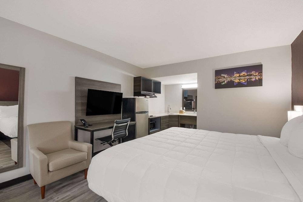 Suburban Studios Cleveland Central