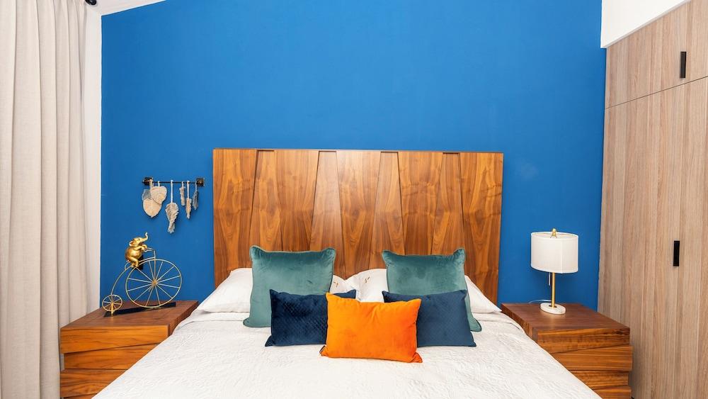 4BR Private Sanctuary with Pools and Gym