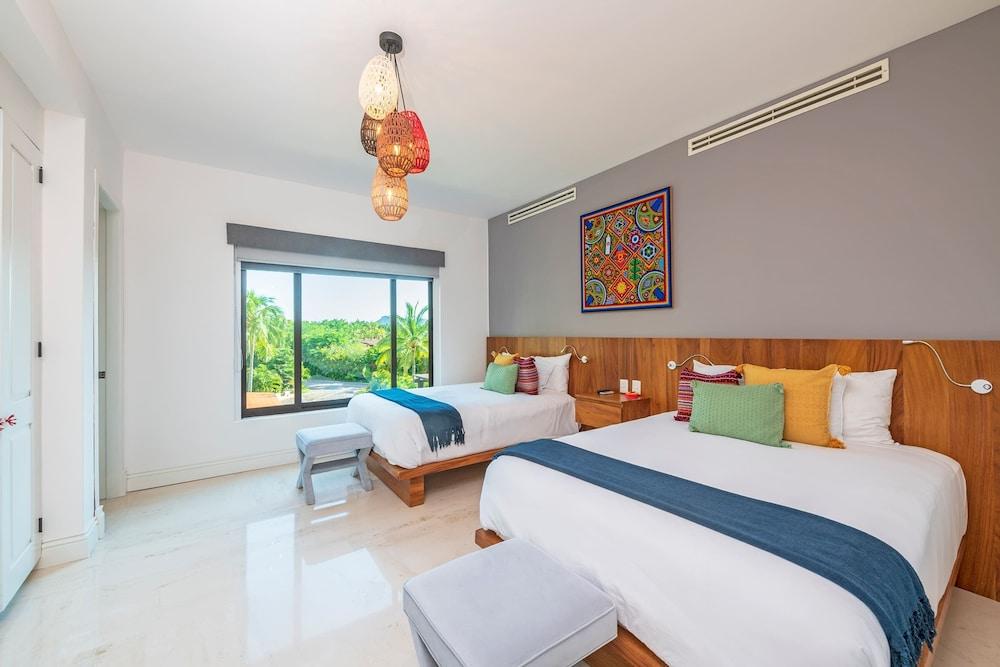 Amazing 3 Bedroom Condo