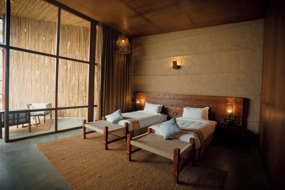 Sanctuary-Chitwan National Park