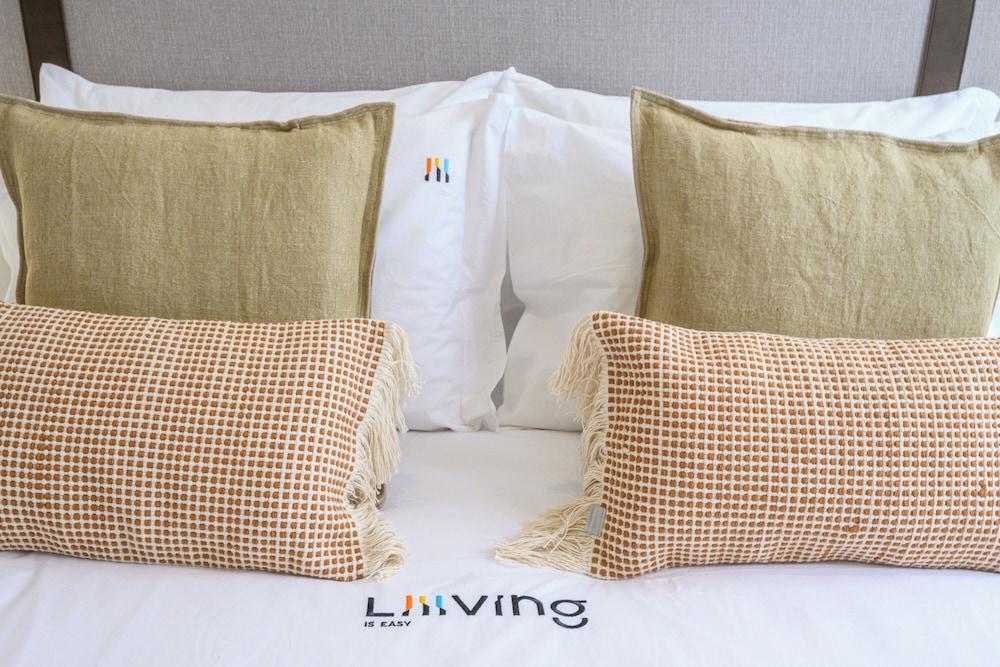 NAX Apartment B by Liiiving