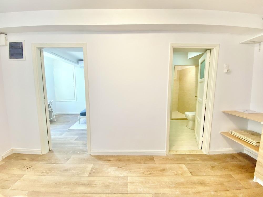 Quiet Flat With Outdoor Space in Central Athens