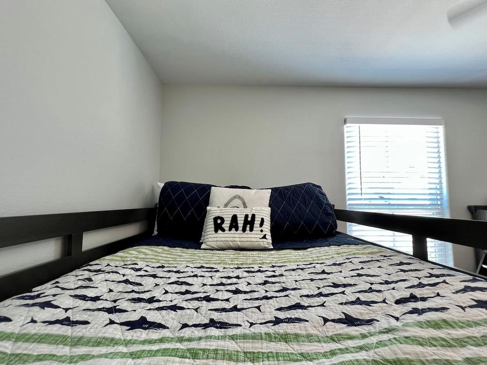 No Crabby Attitudes-15005