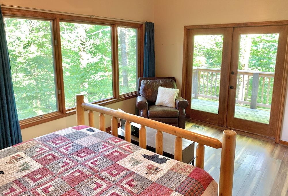 Townsend Hillside Hideaway