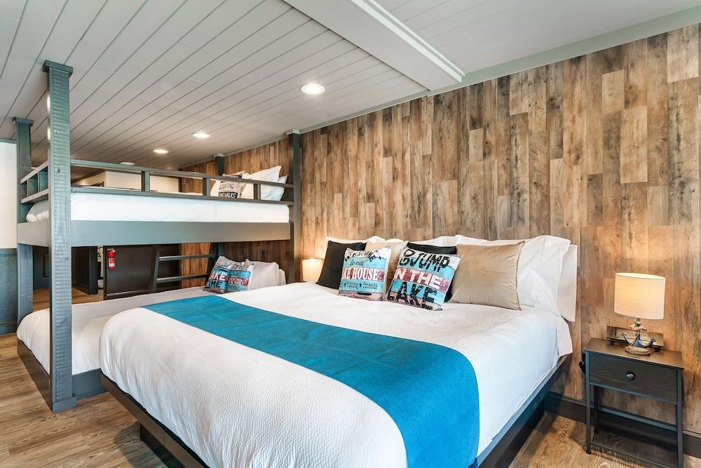 The Lodge at Lakeside