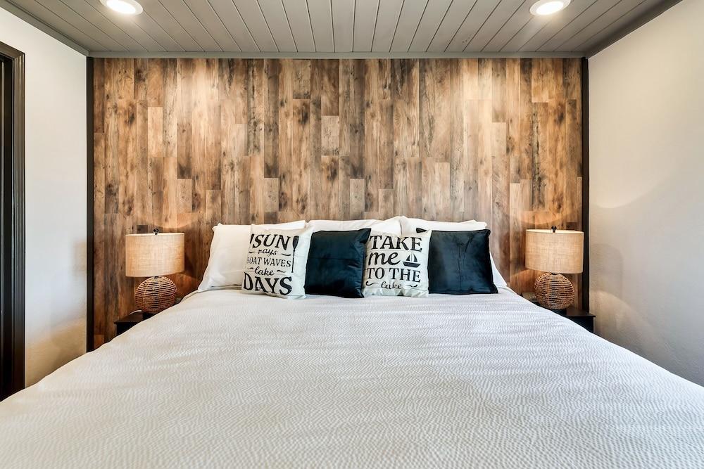 The Lodge at Lakeside