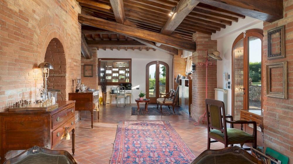 Villa I Levrieri 8 Emma Villas