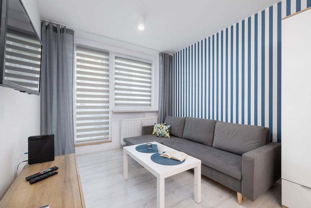 Studio Ziolowa Ochojec by Renters