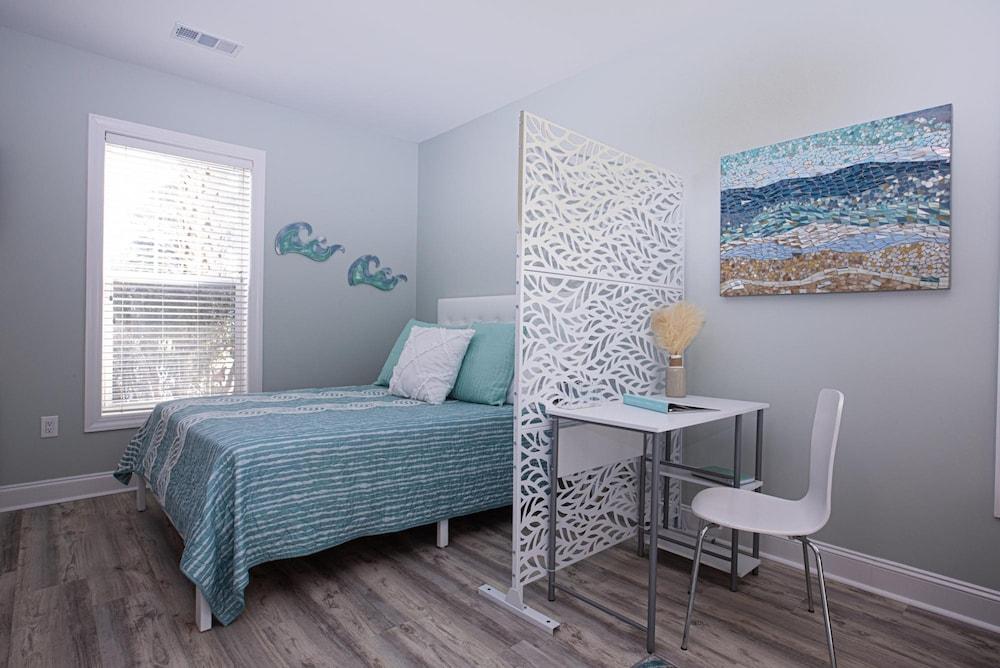 A Wave From It All - Studio 10 Min to Ocean