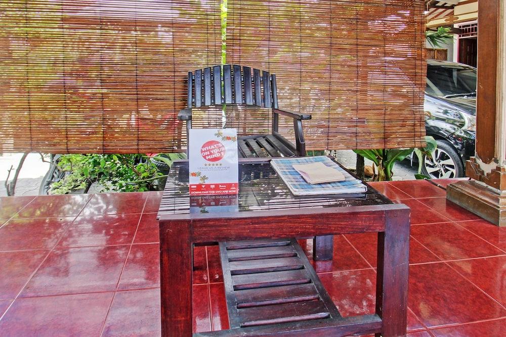 Hotel O Astri Homestay