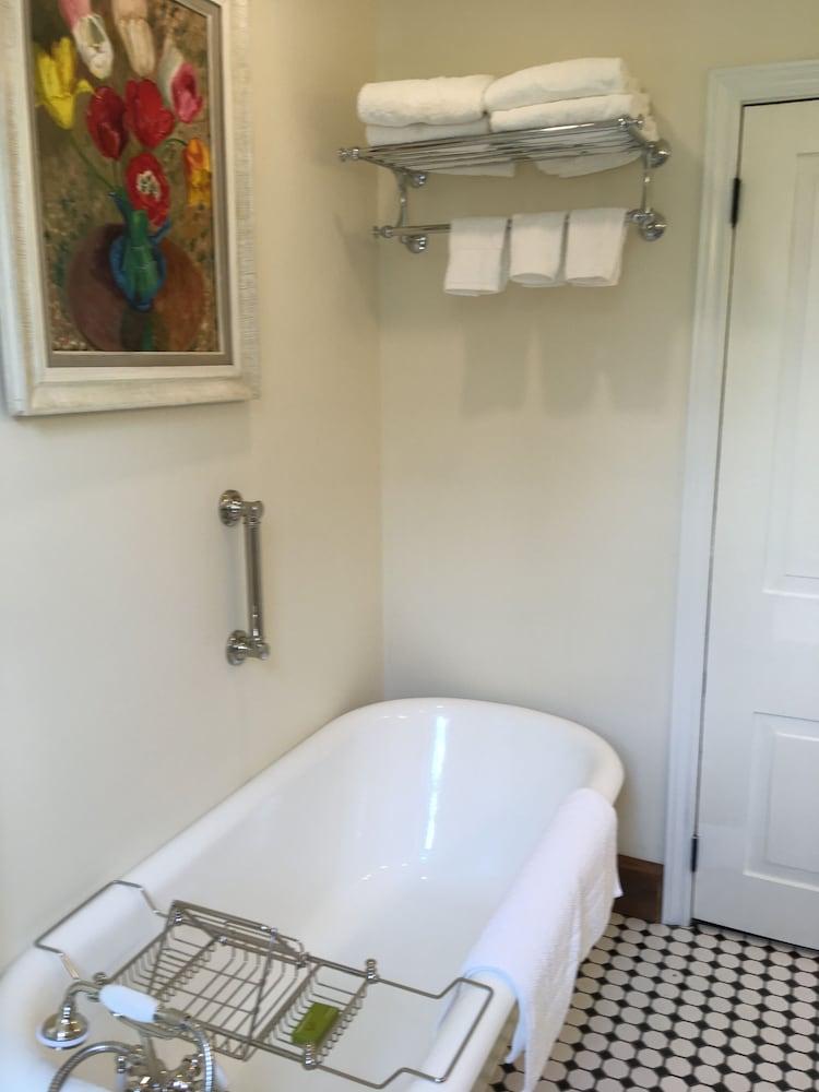 Sawyer's Creek Bed and Breakfast