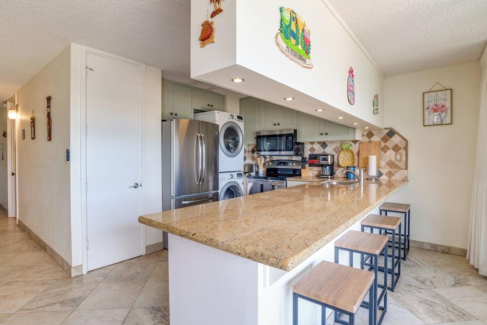 Calina's Maui Parkshore Kam lll