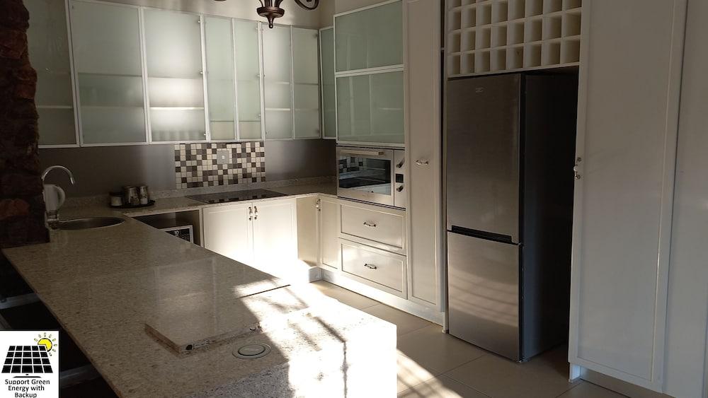 SnL Guesthouse at Visarend