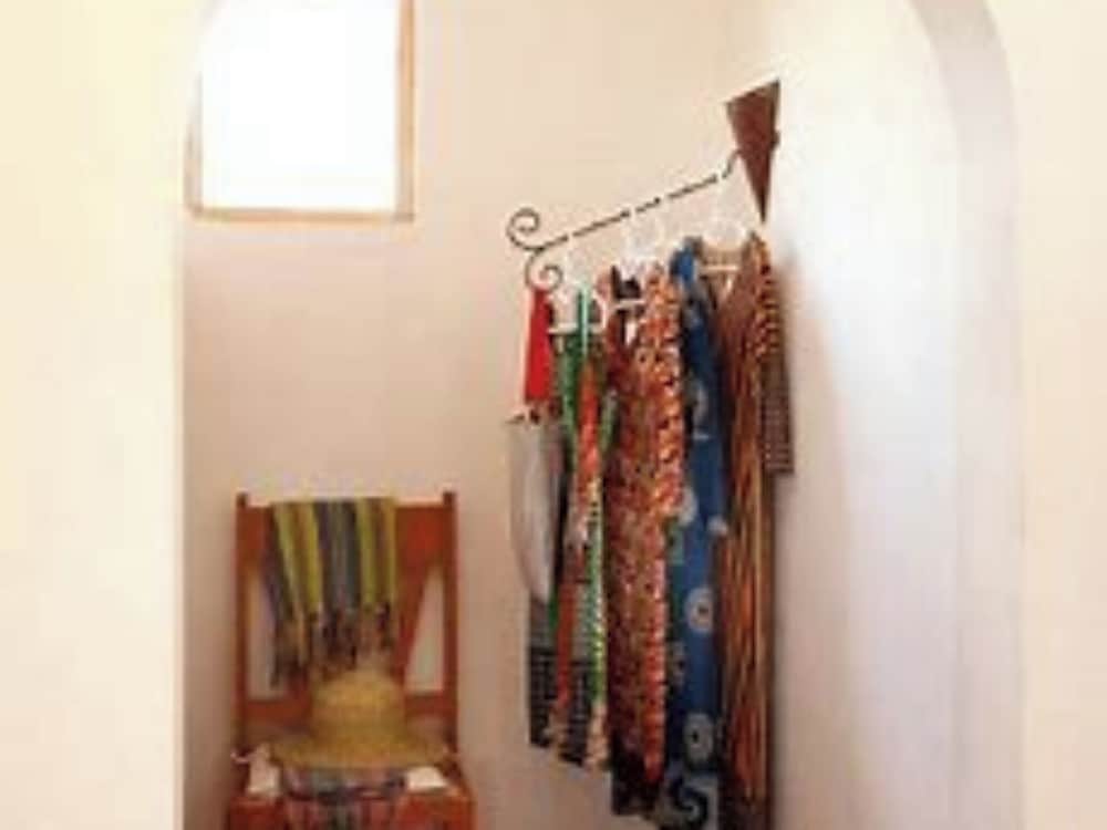 Hakuna Majiwe Beach Lodge