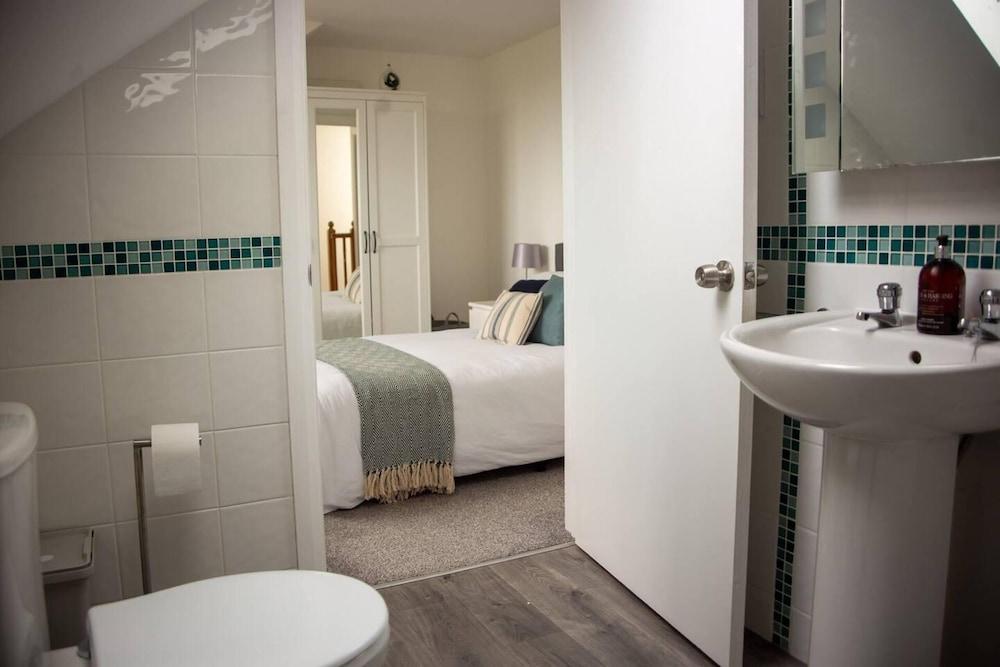 Spacious 3-bed House in Porth Beach, Newquay