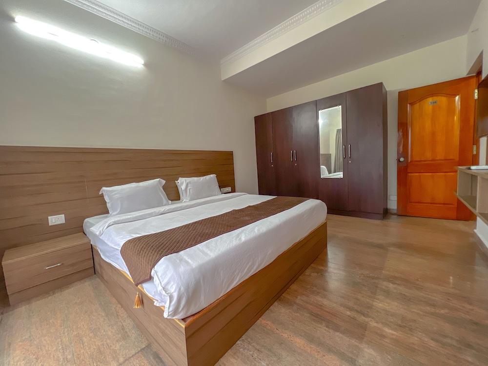 Hotel Elite by Agira