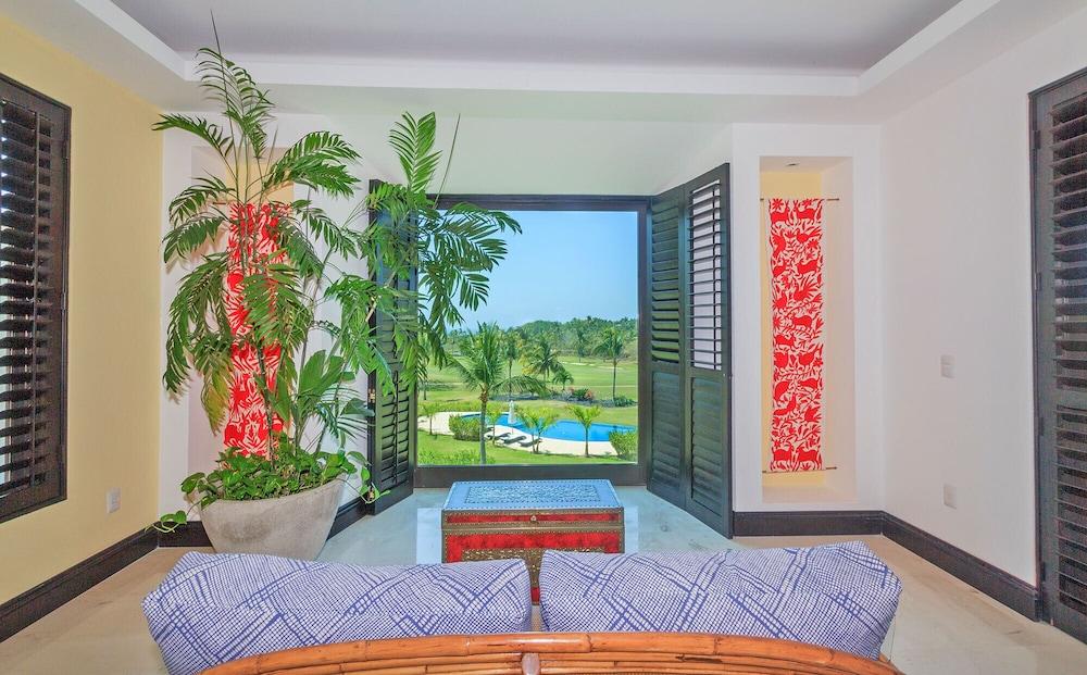 Luxurious 3 Bedroom Condo