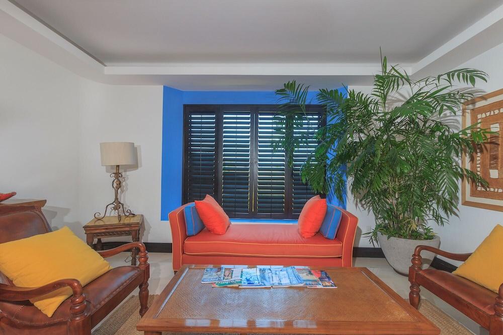 Luxurious 3 Bedroom Condo