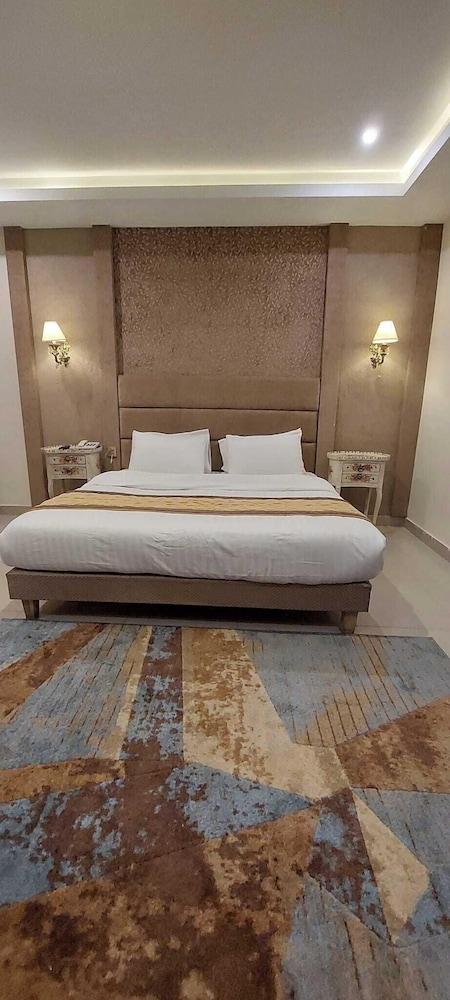 Manila Heights Hotel