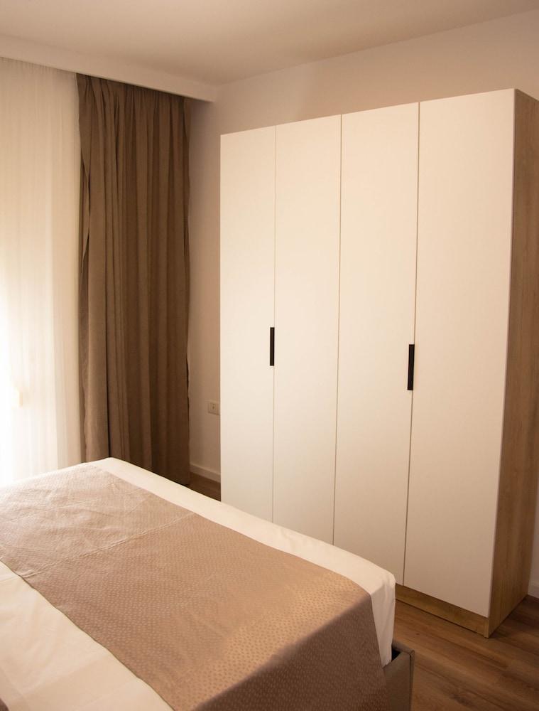 Wave Beachfront Apartments